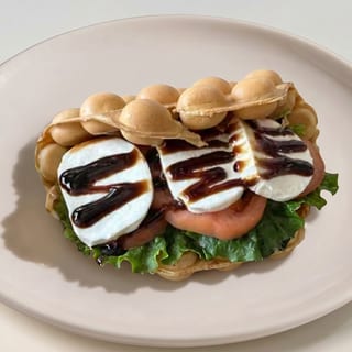 Ono Caprese Waffle